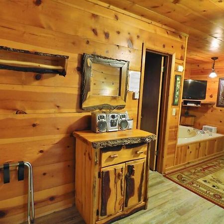 Alpine Mountain Sweetheart Cabin Jacuzzi #8 Helen Luaran gambar