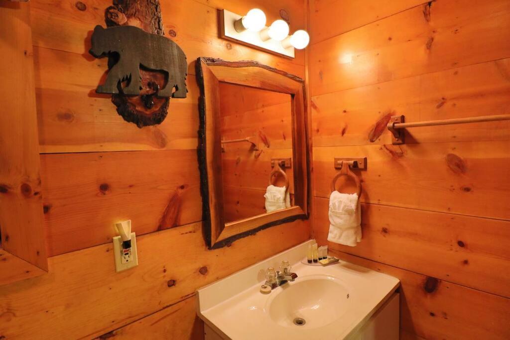 Alpine Mountain Sweetheart Cabin Jacuzzi #8 Helen Luaran gambar